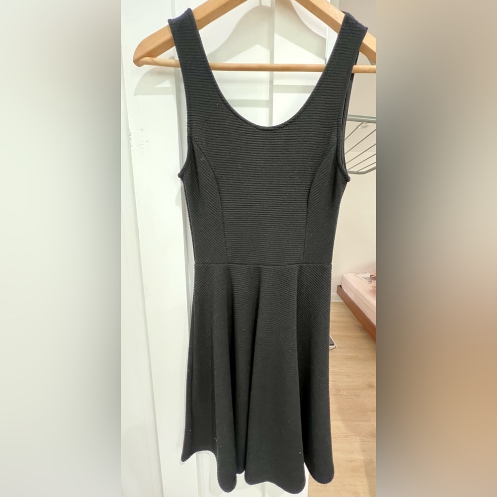 Lush Black Sleeveless Scoop Neck Skater Dress Size: XS